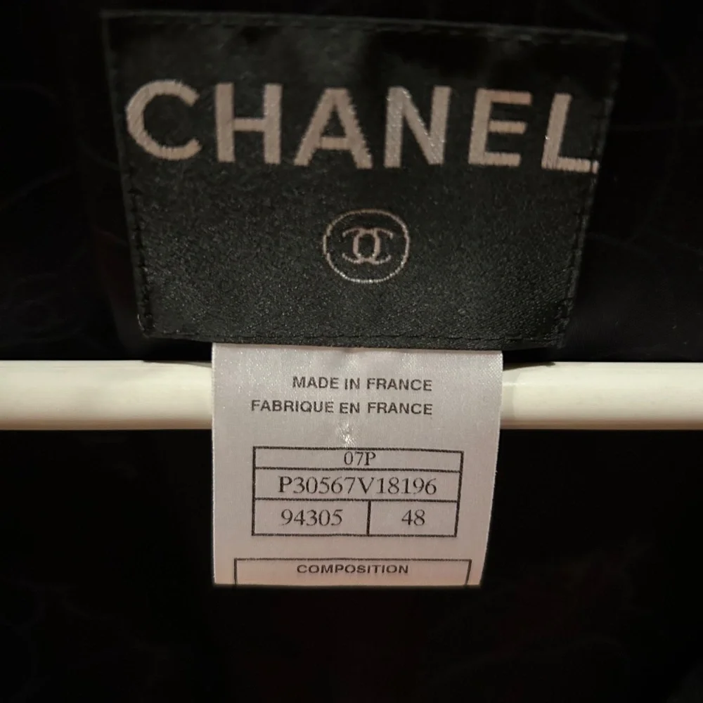 Chanel black wool blazer